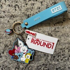 🧡3/15 NWT BT21 Line Friends Round 1 Keychain